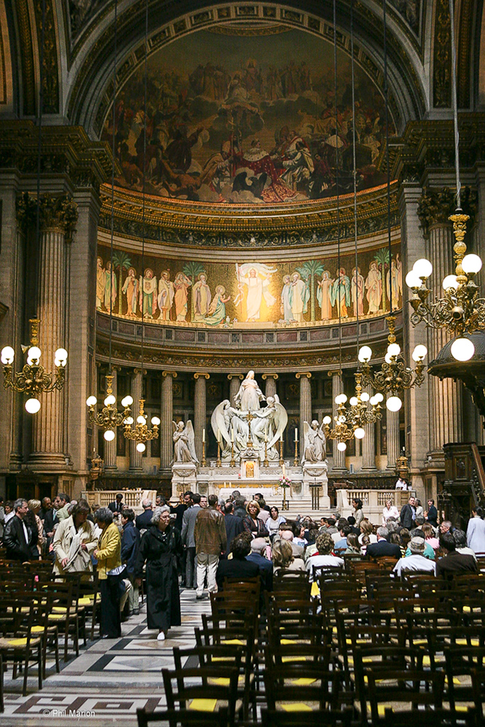 Inside L'eglise de la Madeleine