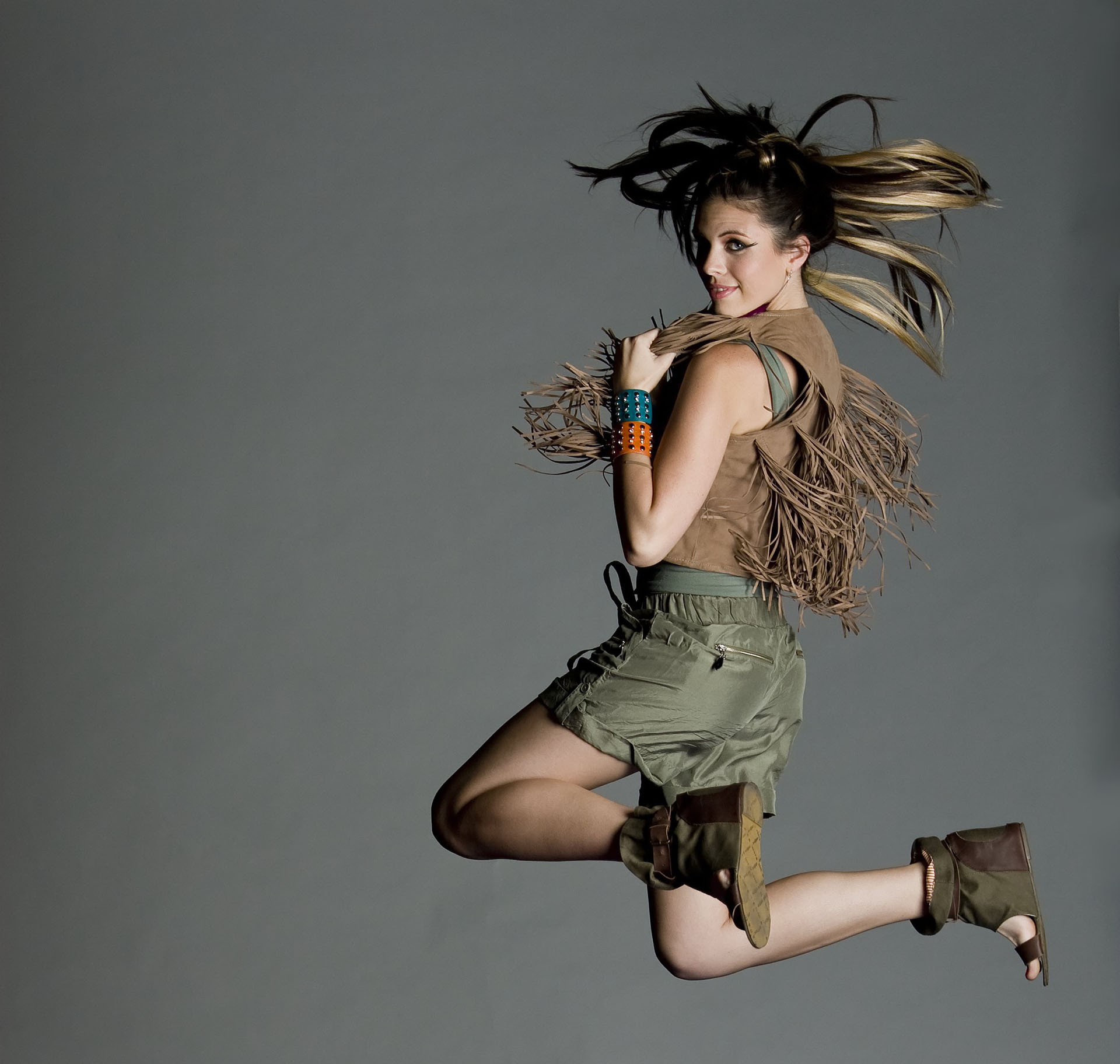 Amazing Model posing and Jumping