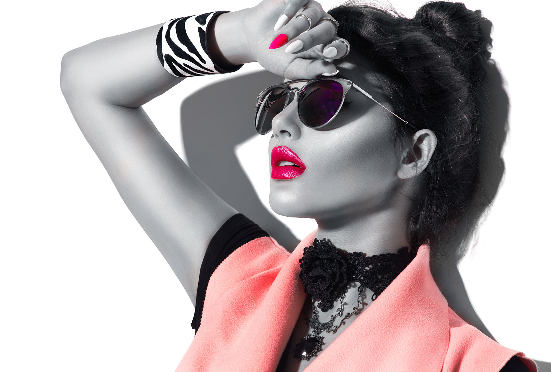 Beauty Fashion model girl black and white portrait, wearing stylish sunglasses
