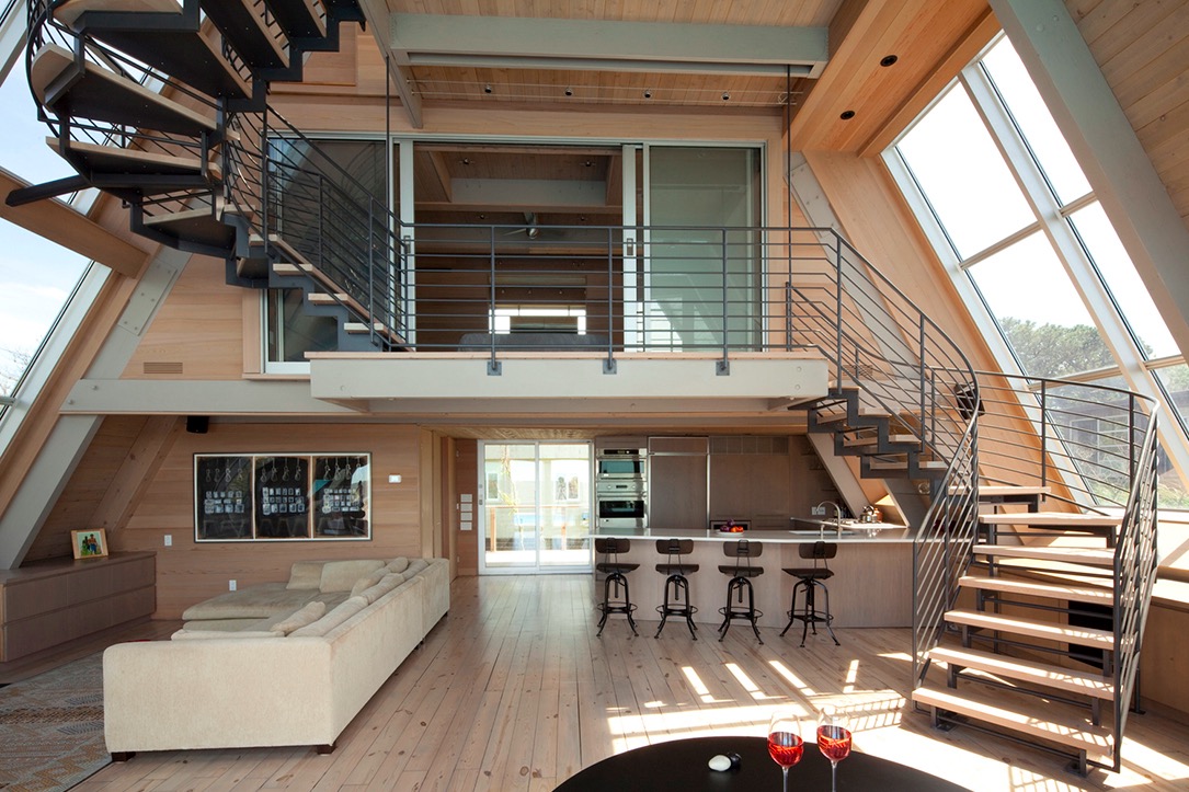 living-area-of-1960s-remodeled-seaside-home