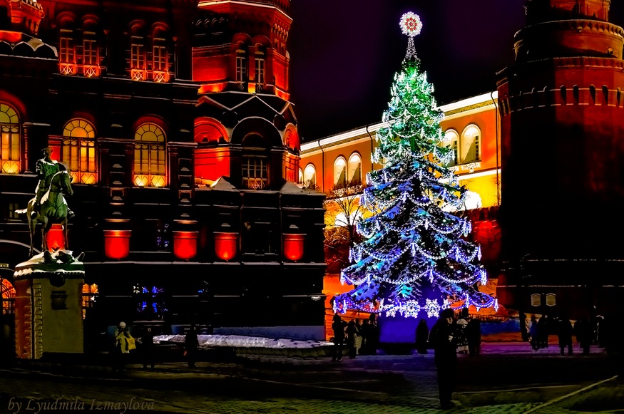 Christmas tree in historical center of Moscow