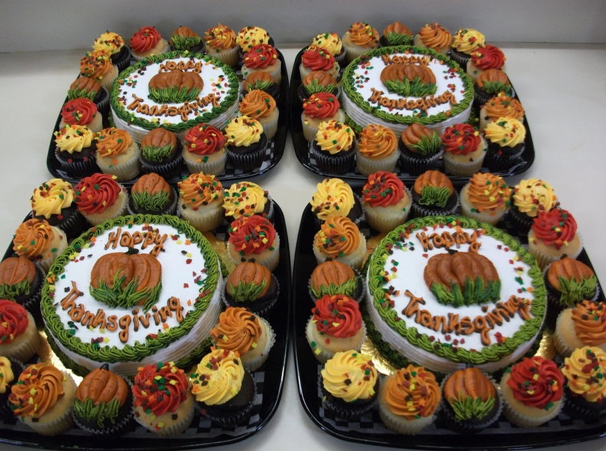 Thanksgiving Cake and Cupcakes
