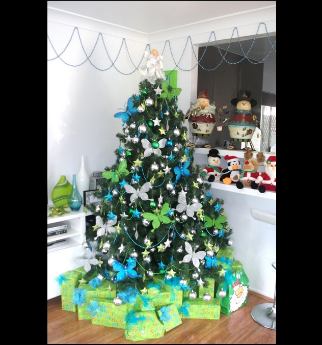 Tree with wonderful colors, butterflies