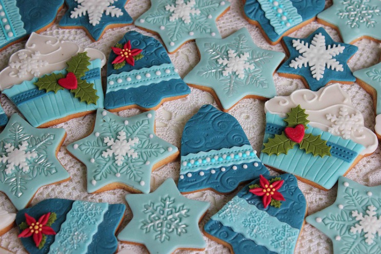 shades-of-blue-christmas-cookies