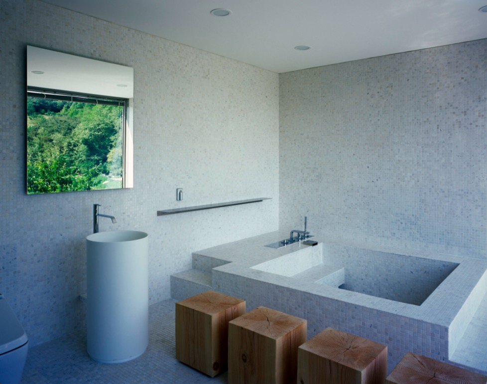 minimalist-modern-bathroom-in-north-gyeongsang-province-south-korea