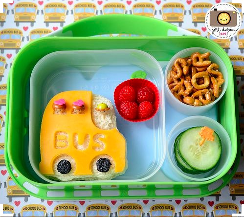 Creative school bus lunch box idea