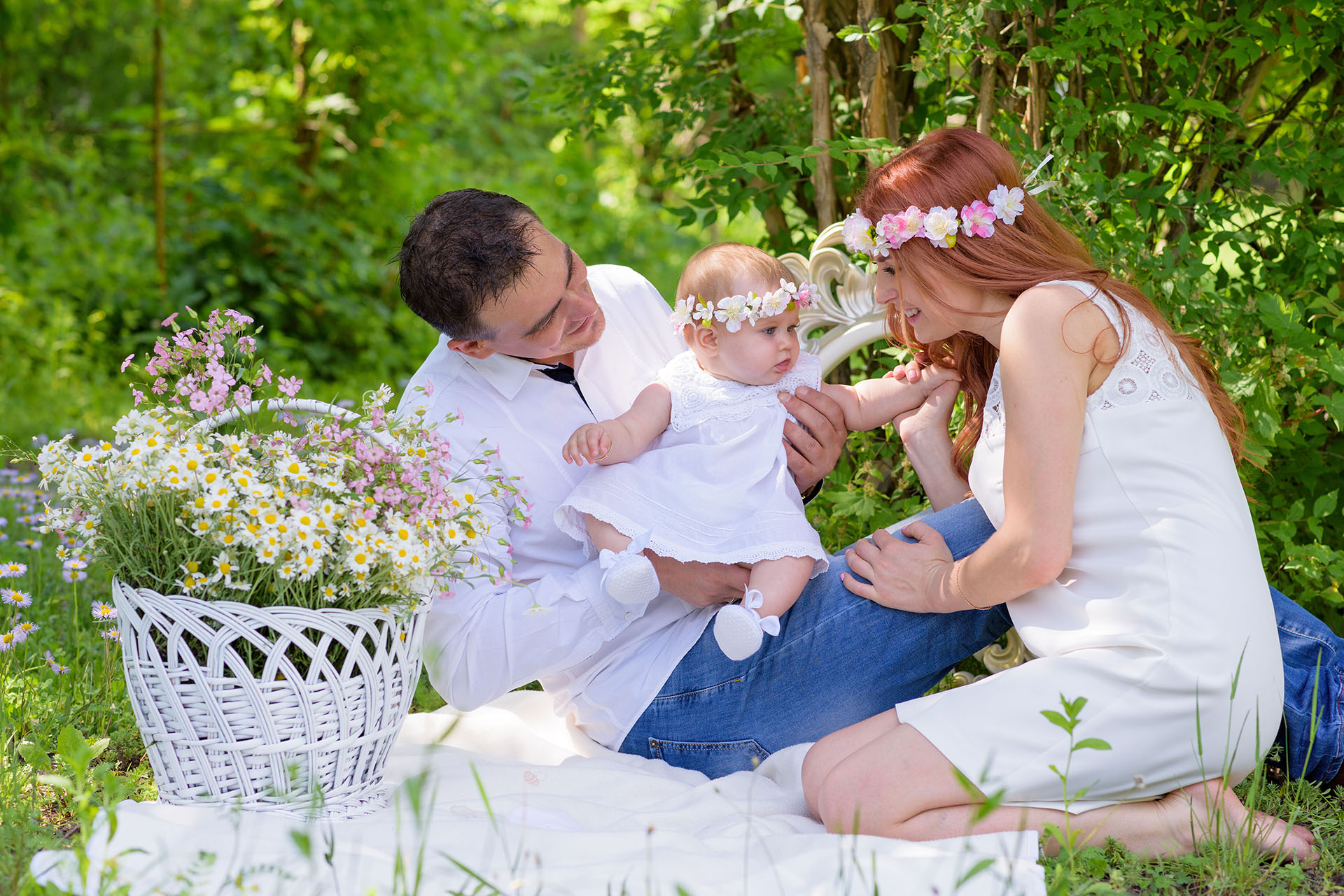 Family portrait outdoors picnic