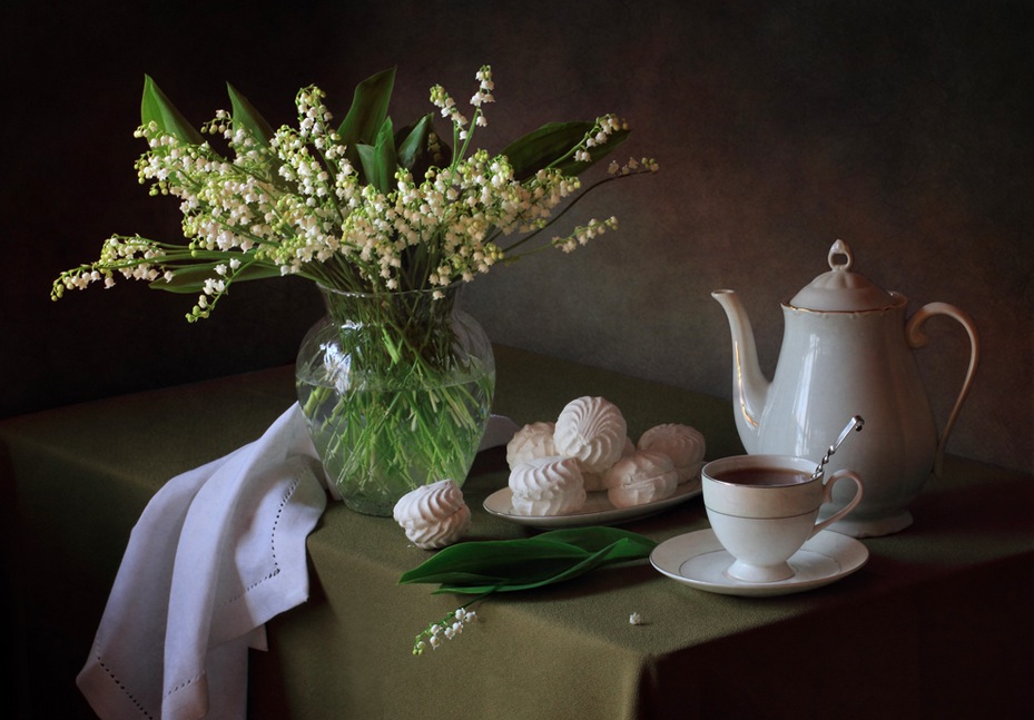 With lilies and marshmallow