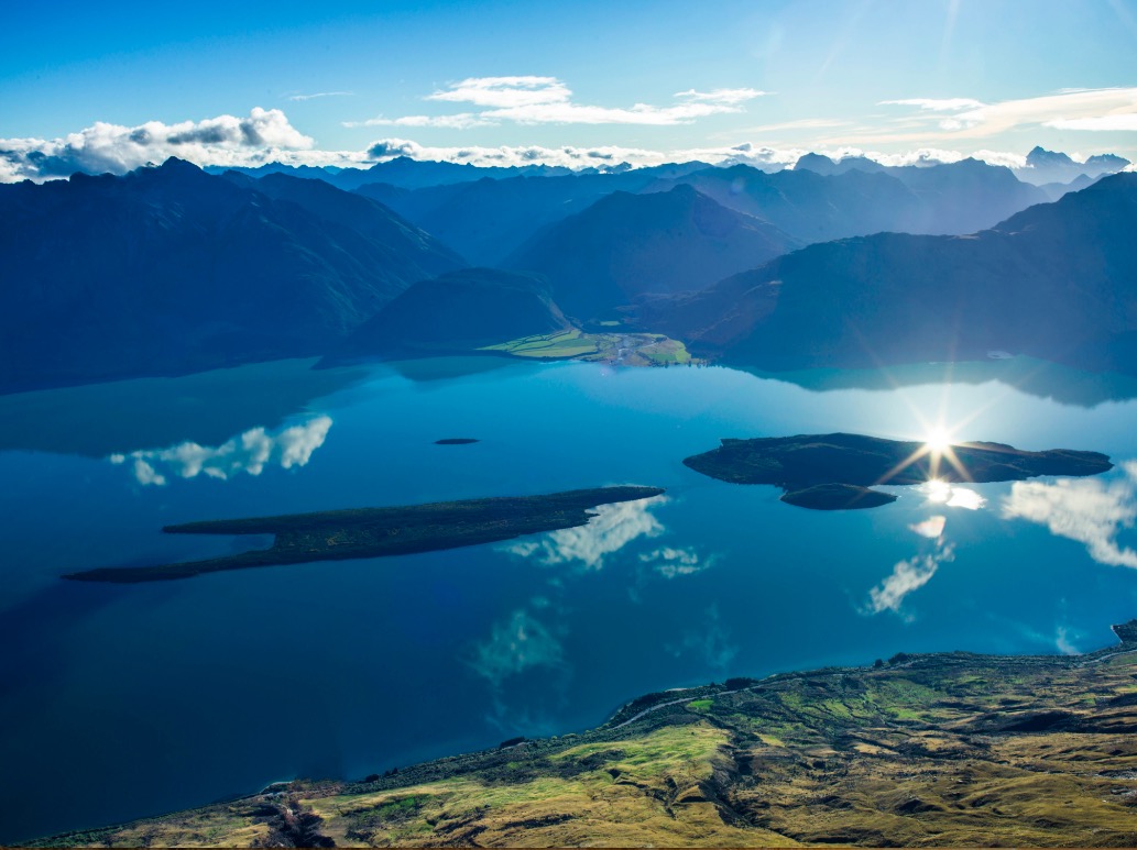 I was lucky enough to be in a helicopter yesterday over Queenstown in New Zealand when there was no wind at all