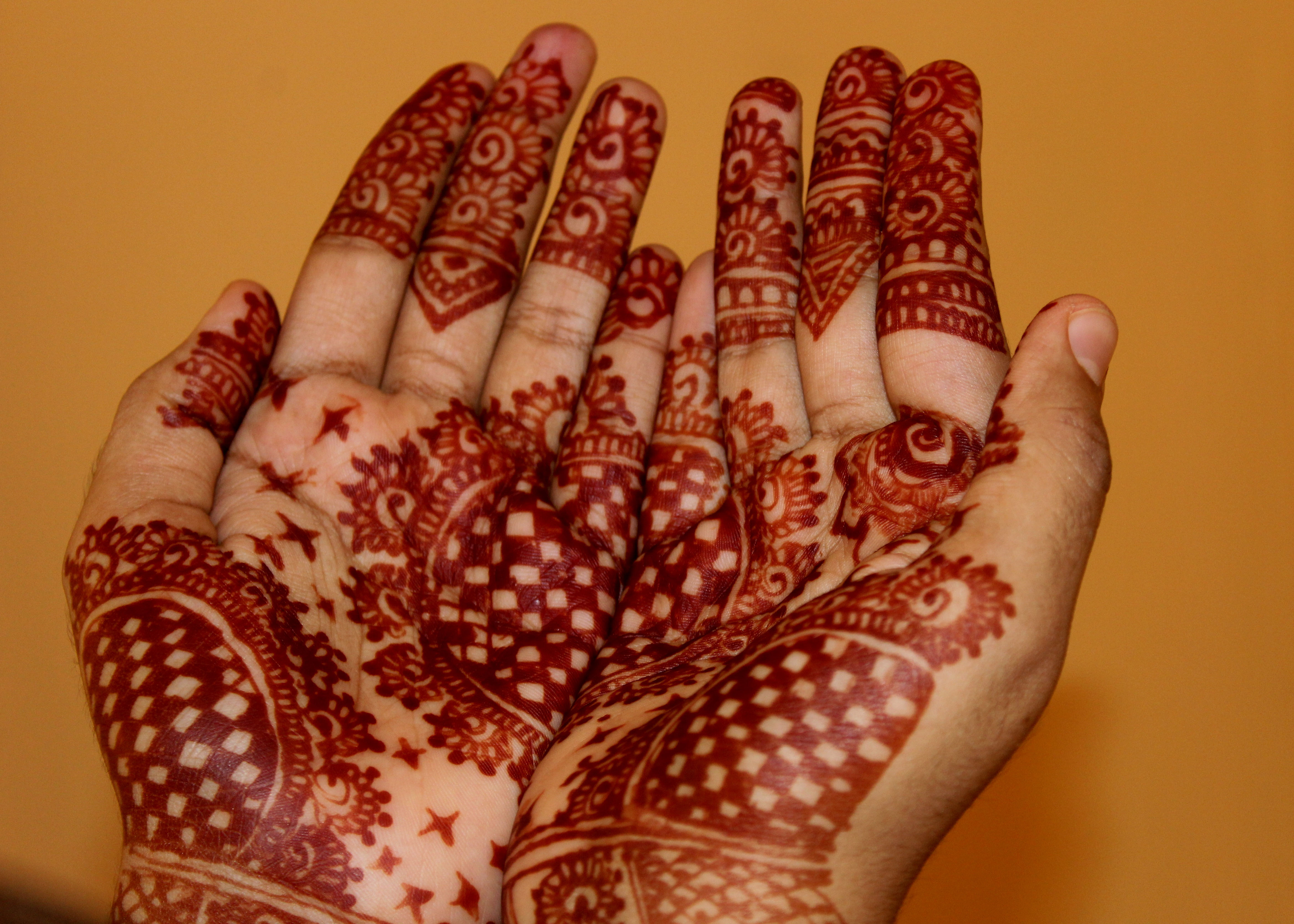 a beautiful & simple henna